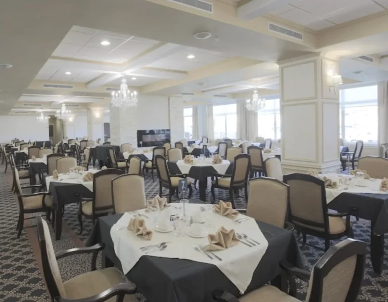 The dining room at Trinity Manor Stonebridge, retirement homes in Saskatoon